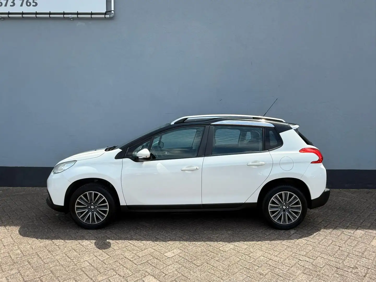 Peugeot 2008 1.2 Automaat- Panorama Dak Wit - 2