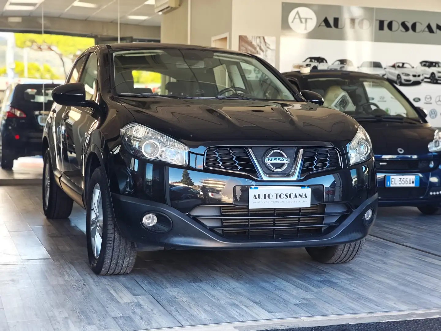 Nissan Qashqai Qashqai I 2007 1.5 dci Tekna Dpf FL Zwart - 2