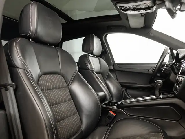 Porsche Macan view 14