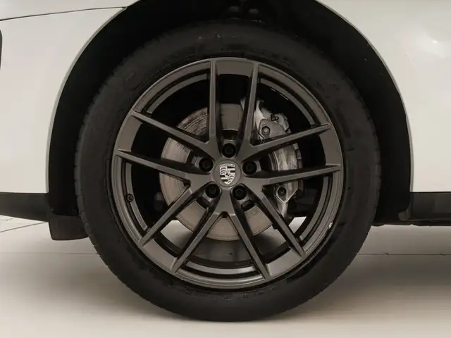 Porsche Macan view 9