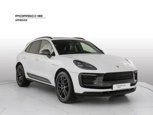 Porsche Macan view 7