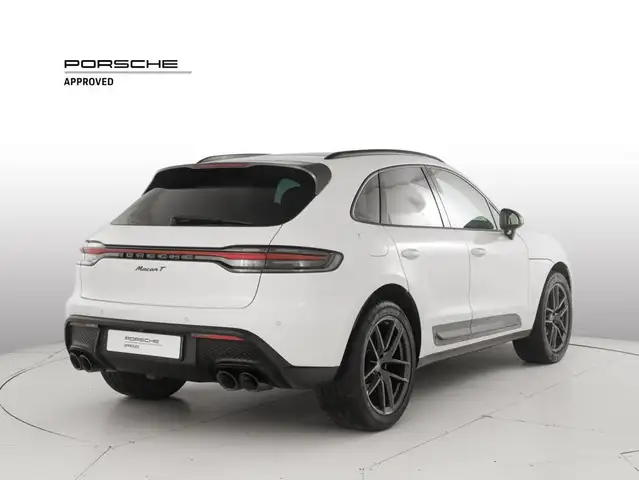 Porsche Macan view 5