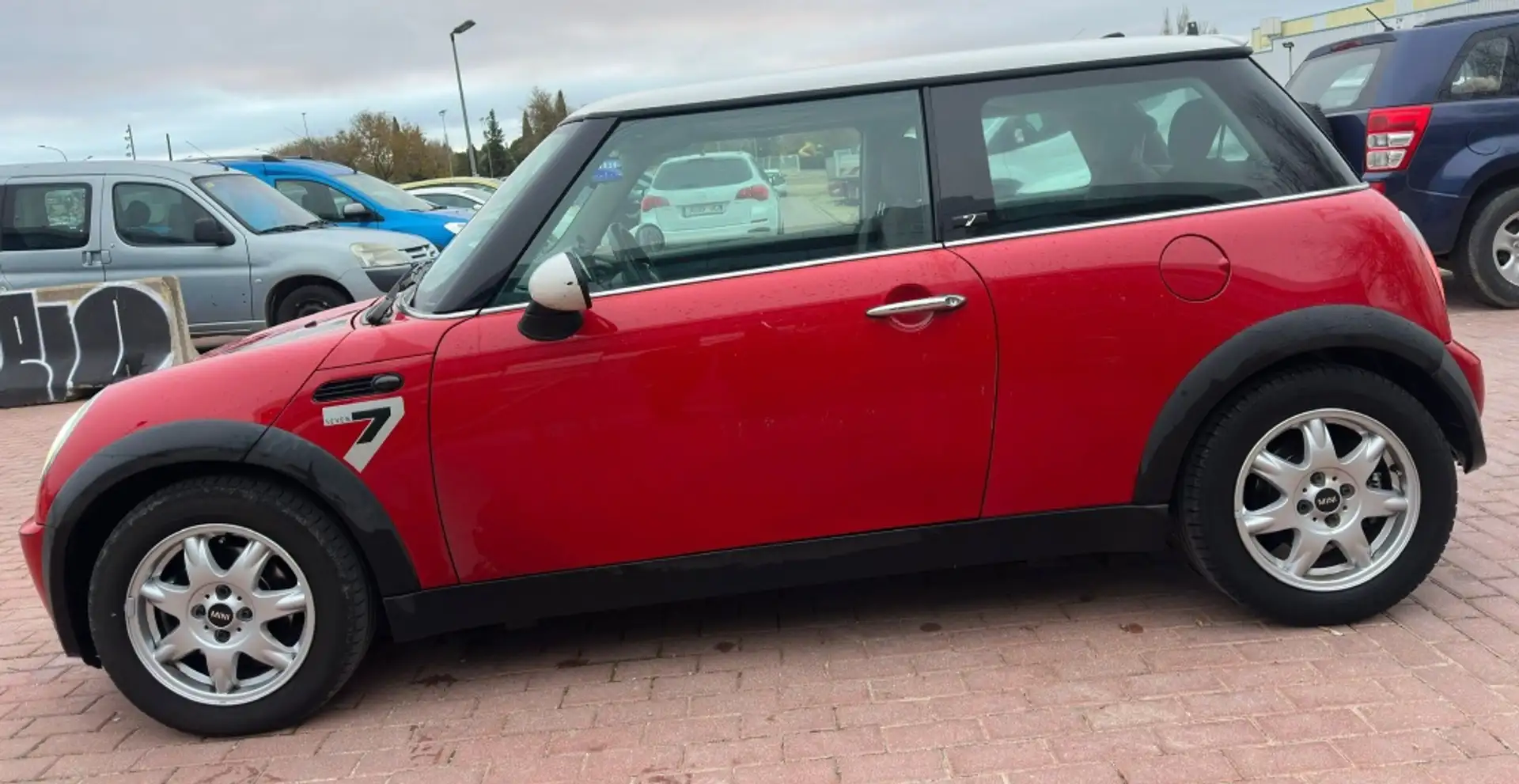 MINI One 3P Rojo - 2