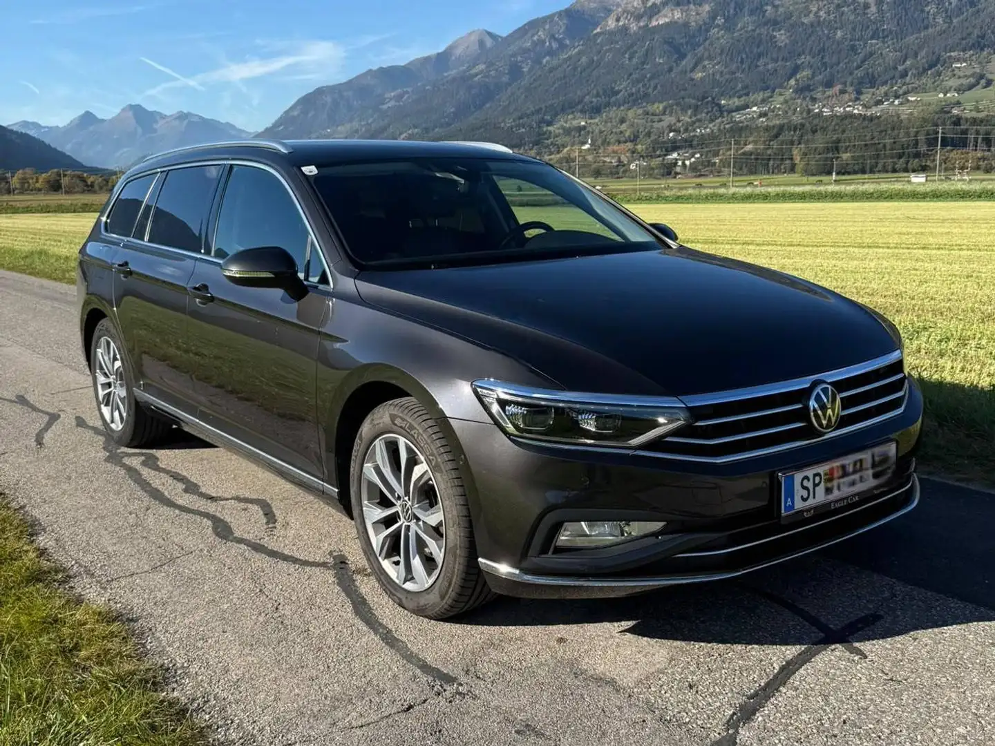 Volkswagen Passat Elegance 2,0 SCR TDI DSG Grau - 1