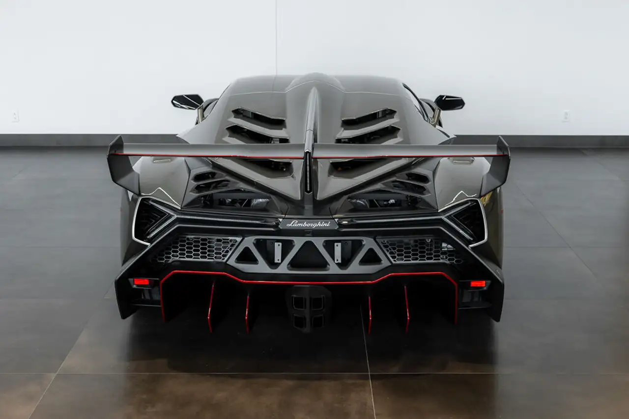 Lamborghini Veneno снимка Lamborghini Veneno
