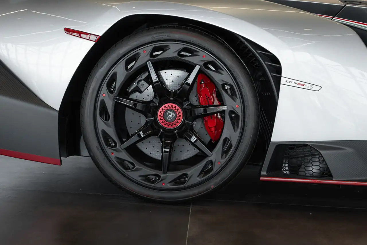 Lamborghini Veneno снимка Lamborghini Veneno