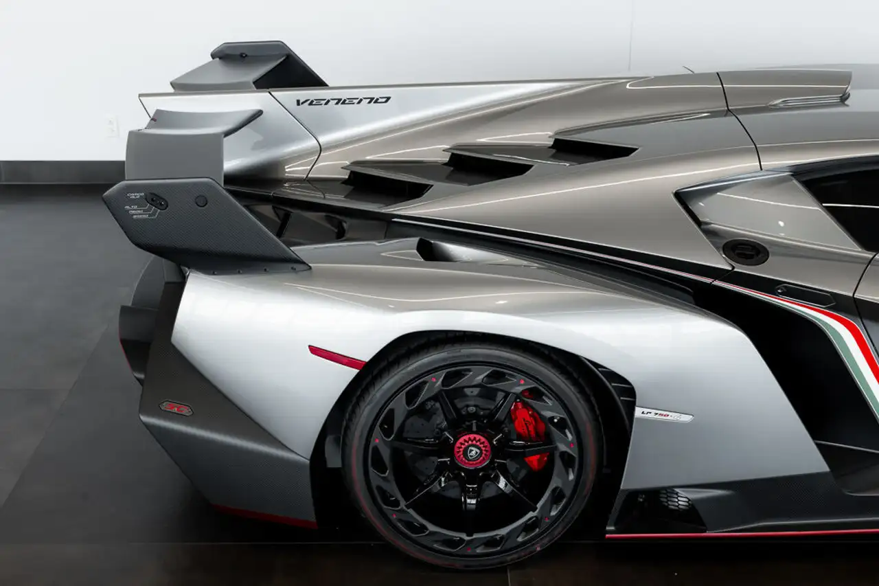 Lamborghini Veneno снимка Lamborghini Veneno