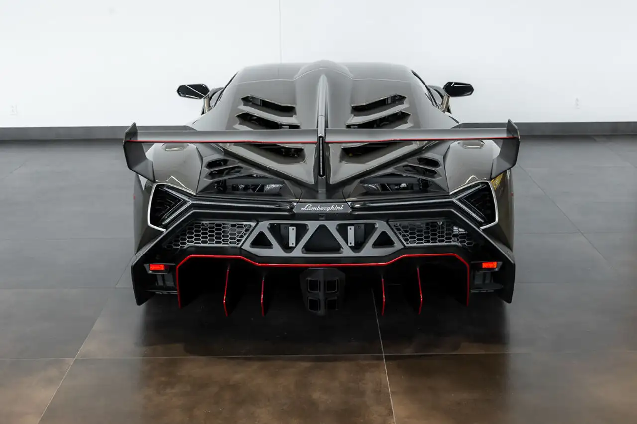 Lamborghini Veneno снимка Lamborghini Veneno
