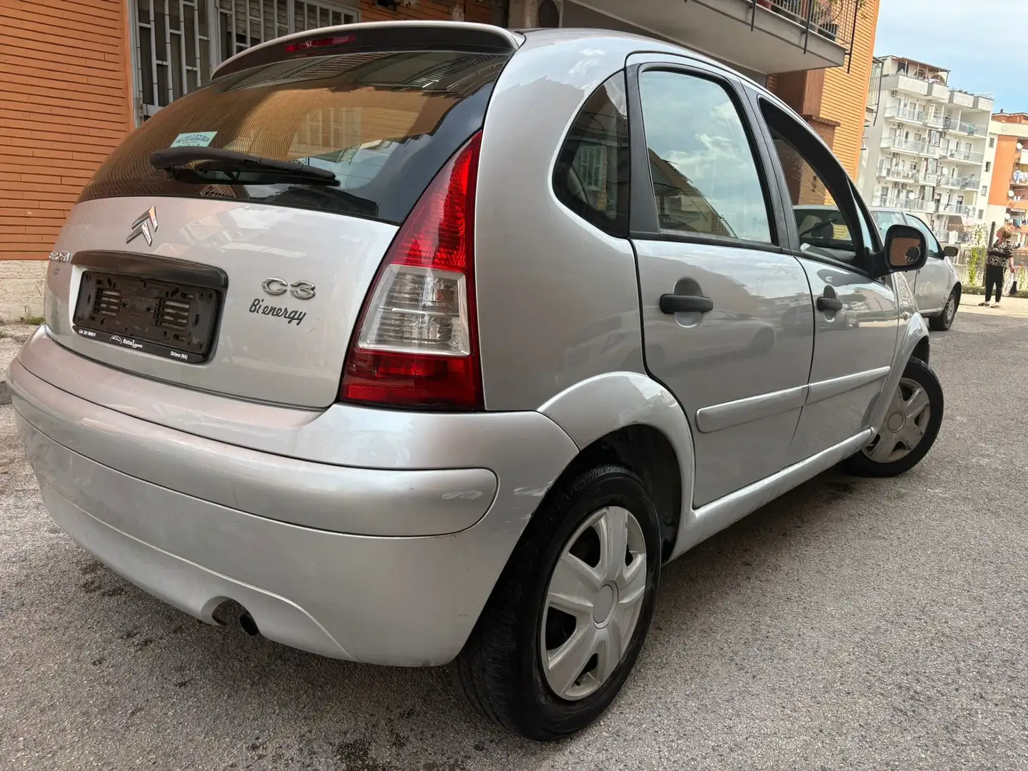 Citroen C3 1.1 EXCLUSIVE STYLE TECHNO BI ENERGY G Gris - 2