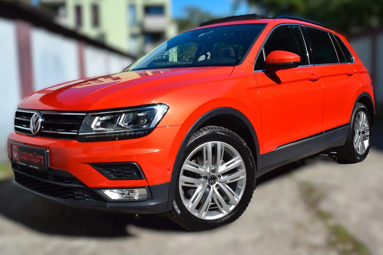 Volkswagen Tiguan Comfortline BMT/Start-Stopp 4Motion Pano, Orange - 1