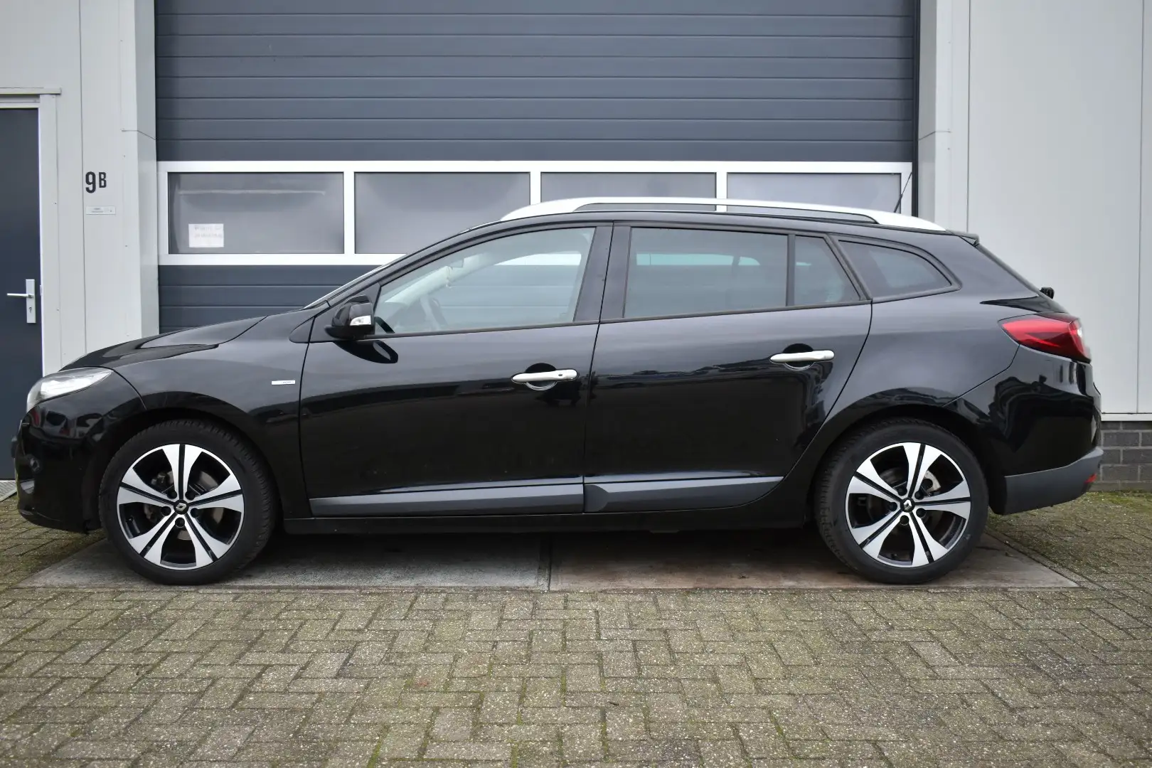 Renault Megane Estate 1.5 dCi GT-Line automaat bose Schwarz - 2