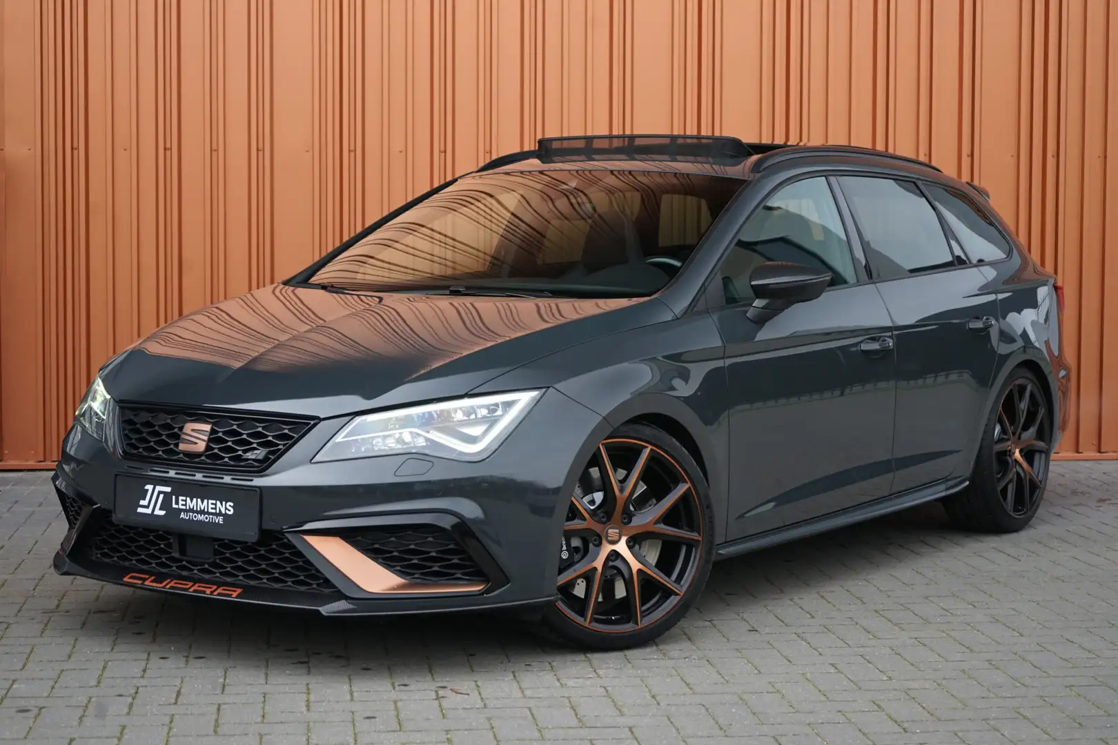 SEAT Leon ST 2.0 TSI CUPRA R 4DRIVE BLACKNESS Panodak Schaal Grau - 1