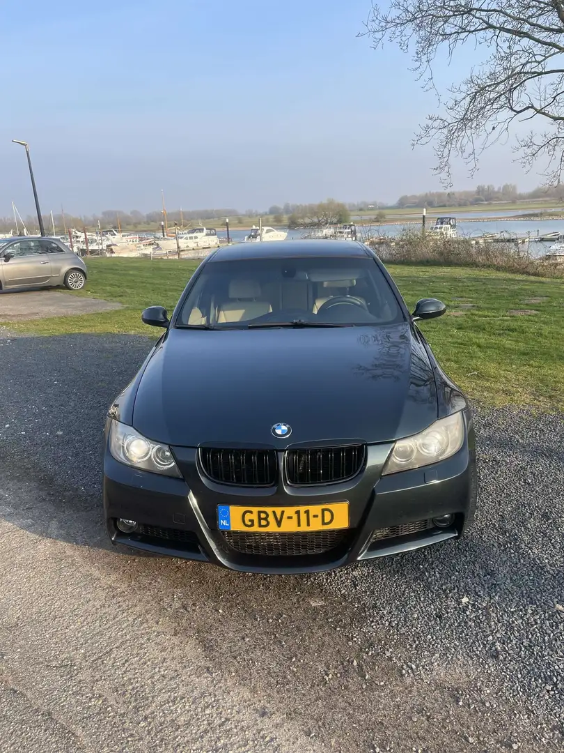 BMW 335 335xi - 2