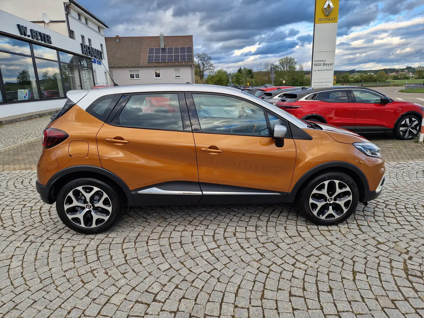 Renault Captur Intens 1.5 Energy dCi 110 eco² Orange - 2