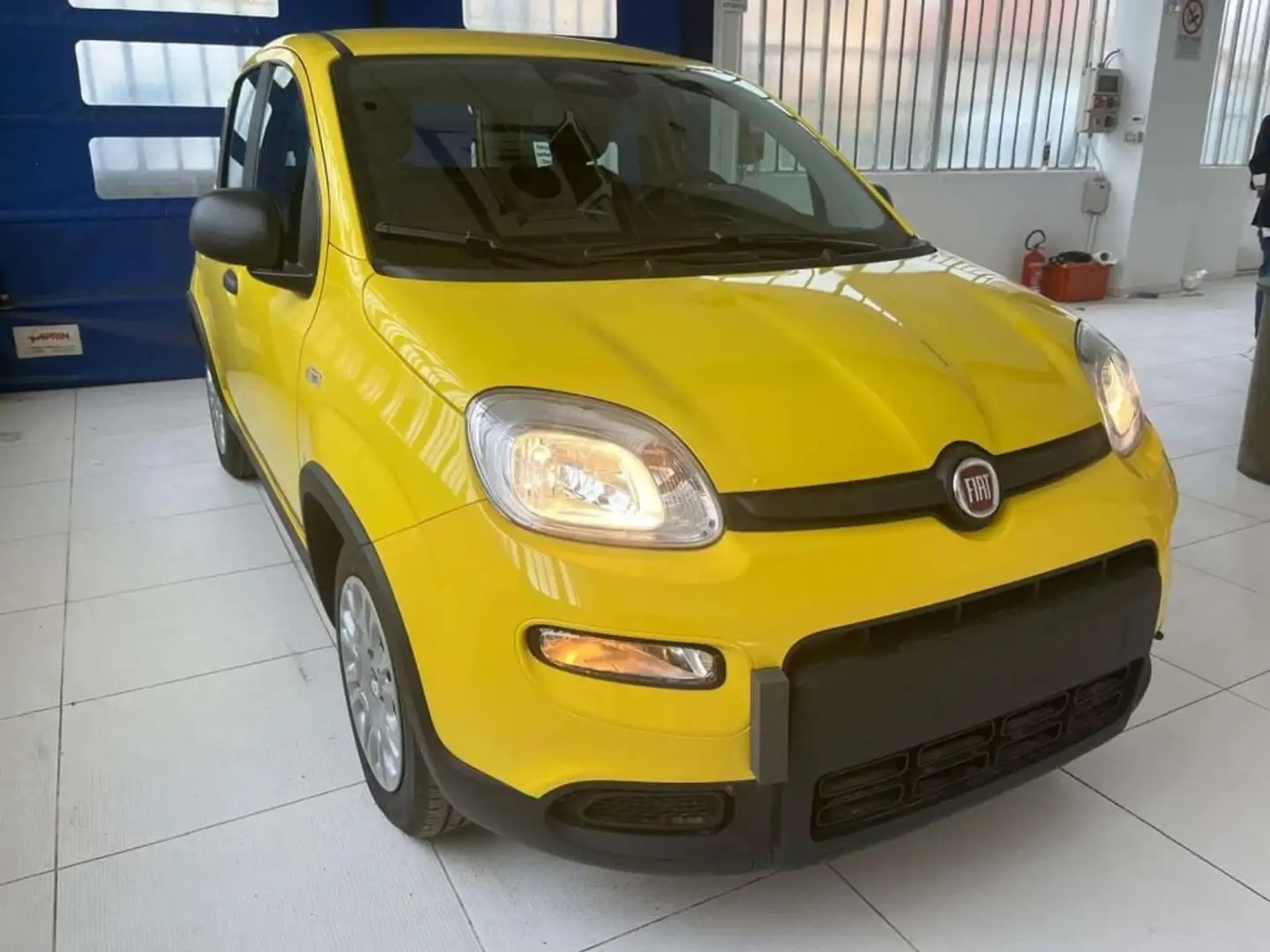 Fiat Panda Panda 1.0 FireFly S&S Hybrid Pop Jaune - 1