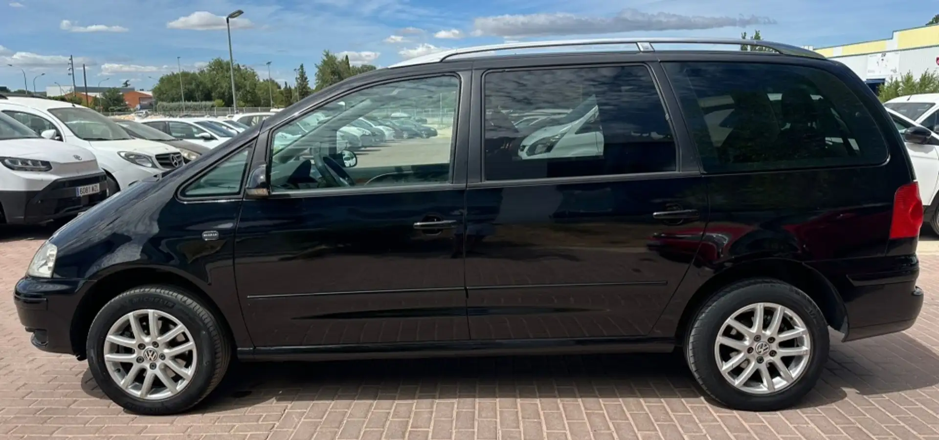 Volkswagen Sharan 2.0TDI Trendline Negro - 2