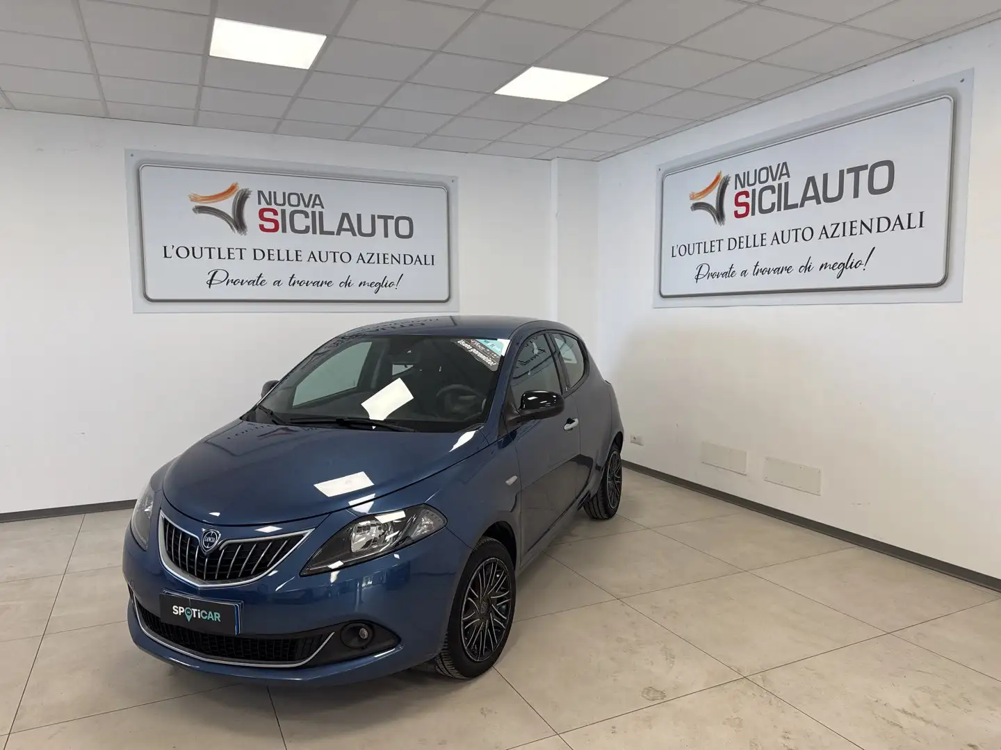 Lancia Ypsilon Ypsilon 1.0 FireFly 5 porte S&S Hybrid Ecochic Go Blu/Azzurro - 2