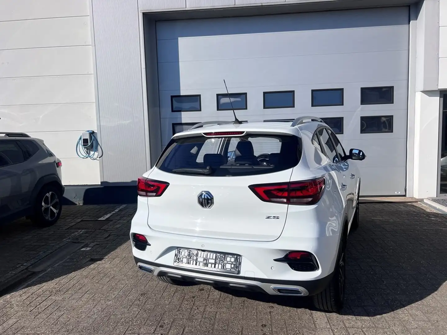 MG ZS Luxery Wit - 2