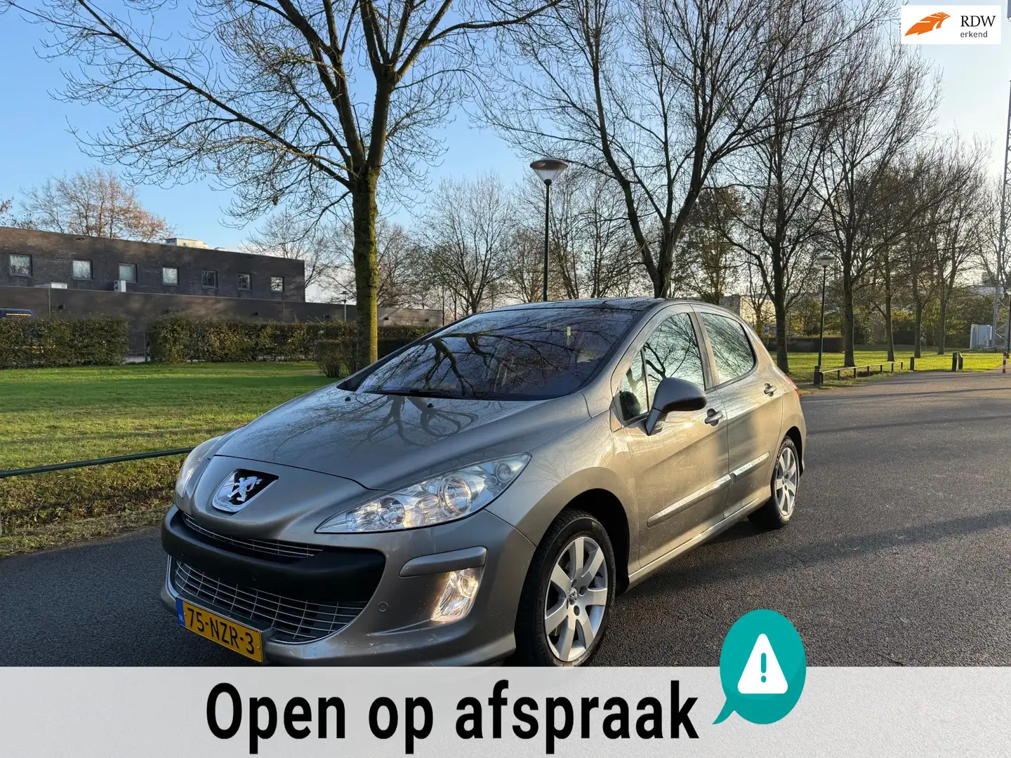 Peugeot 308 1.6 THP 156PK/PANO/NAP/AUT/CRUISE/NAVI/CLIMATRONIC Grijs - 1
