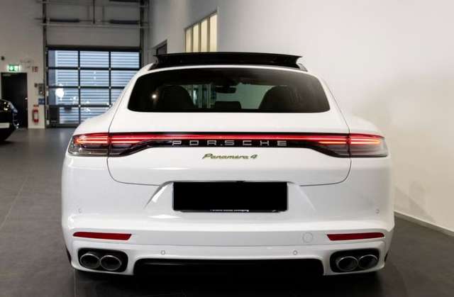 Porsche Panamera 4 E-Hybrid Platinum Edition