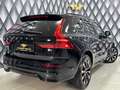 Volvo XC60 B4 // PLUS DARK // PANO // AHK // FACELIFT // Zwart - thumbnail 45