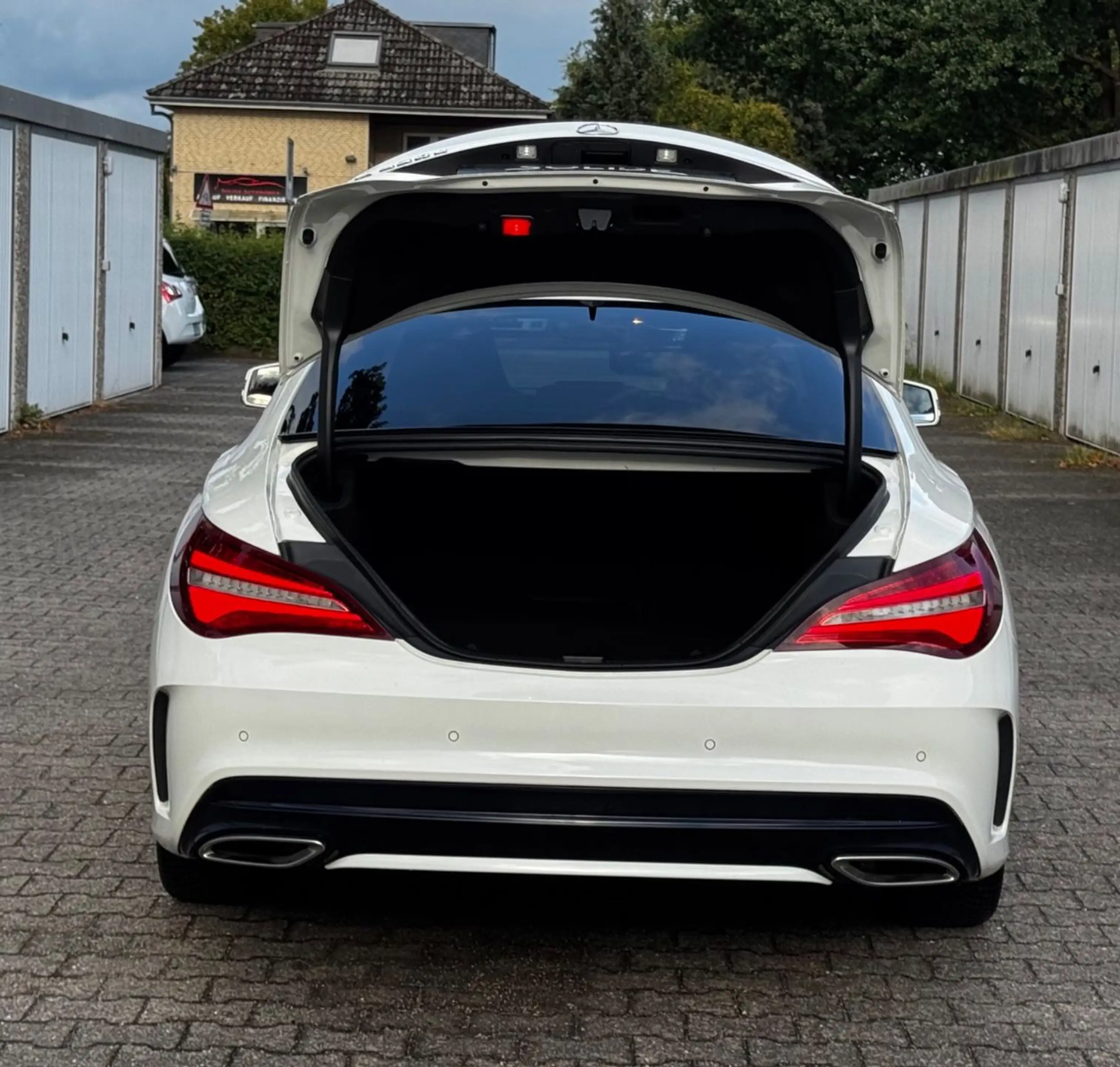 Mercedes-Benz CLA 220 CDI / d/ AMG Line — photo 7