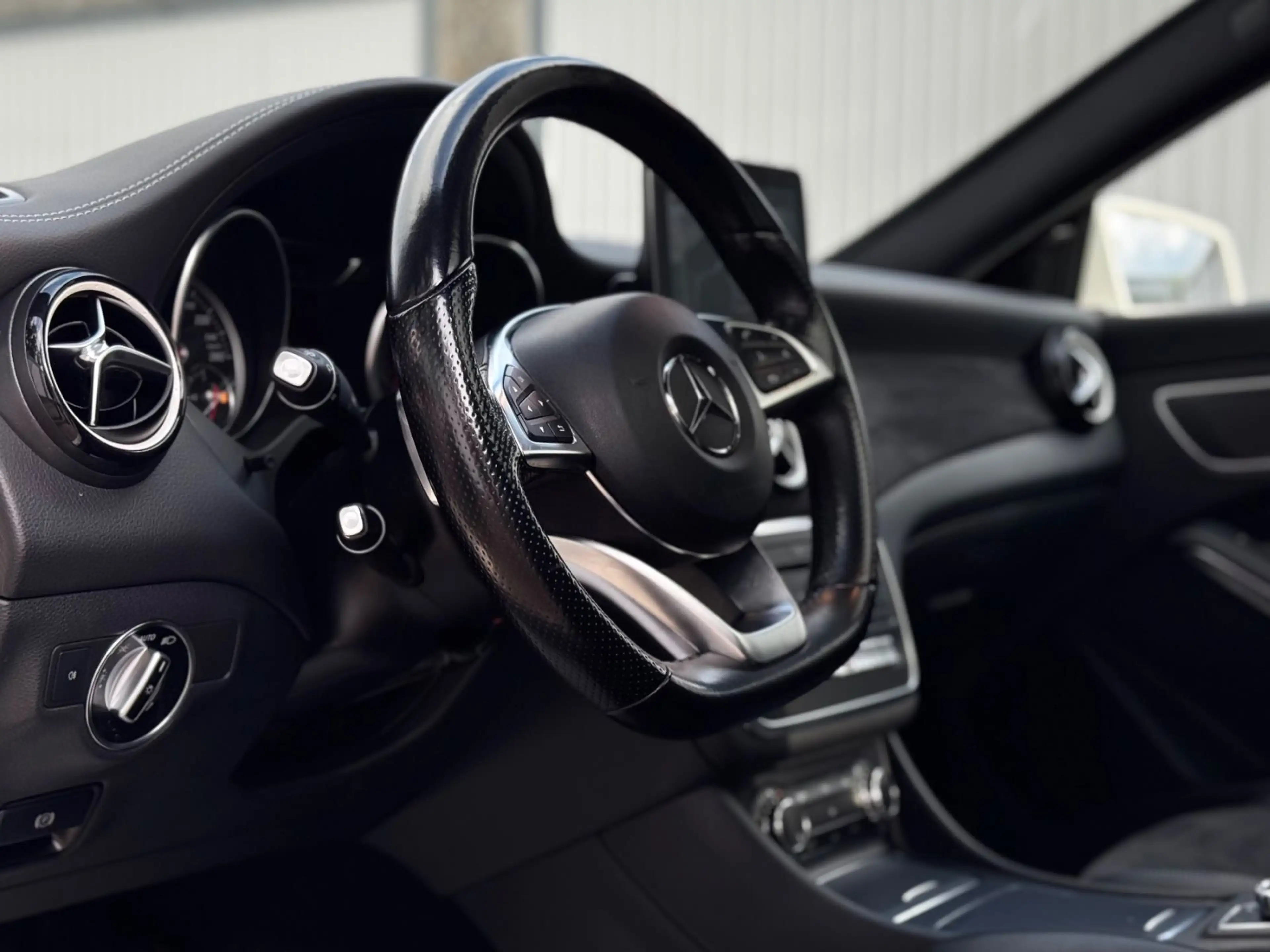 Mercedes-Benz CLA 220 CDI / d/ AMG Line — photo 8