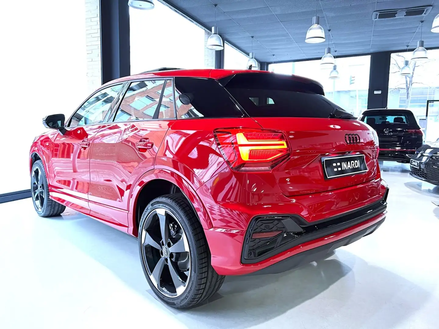 Audi Q2 35 TFSI Adrenalin Black edition S tronic 110kW Rood - 1