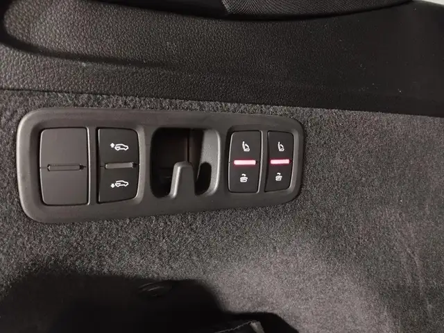 Audi Q7 view 14