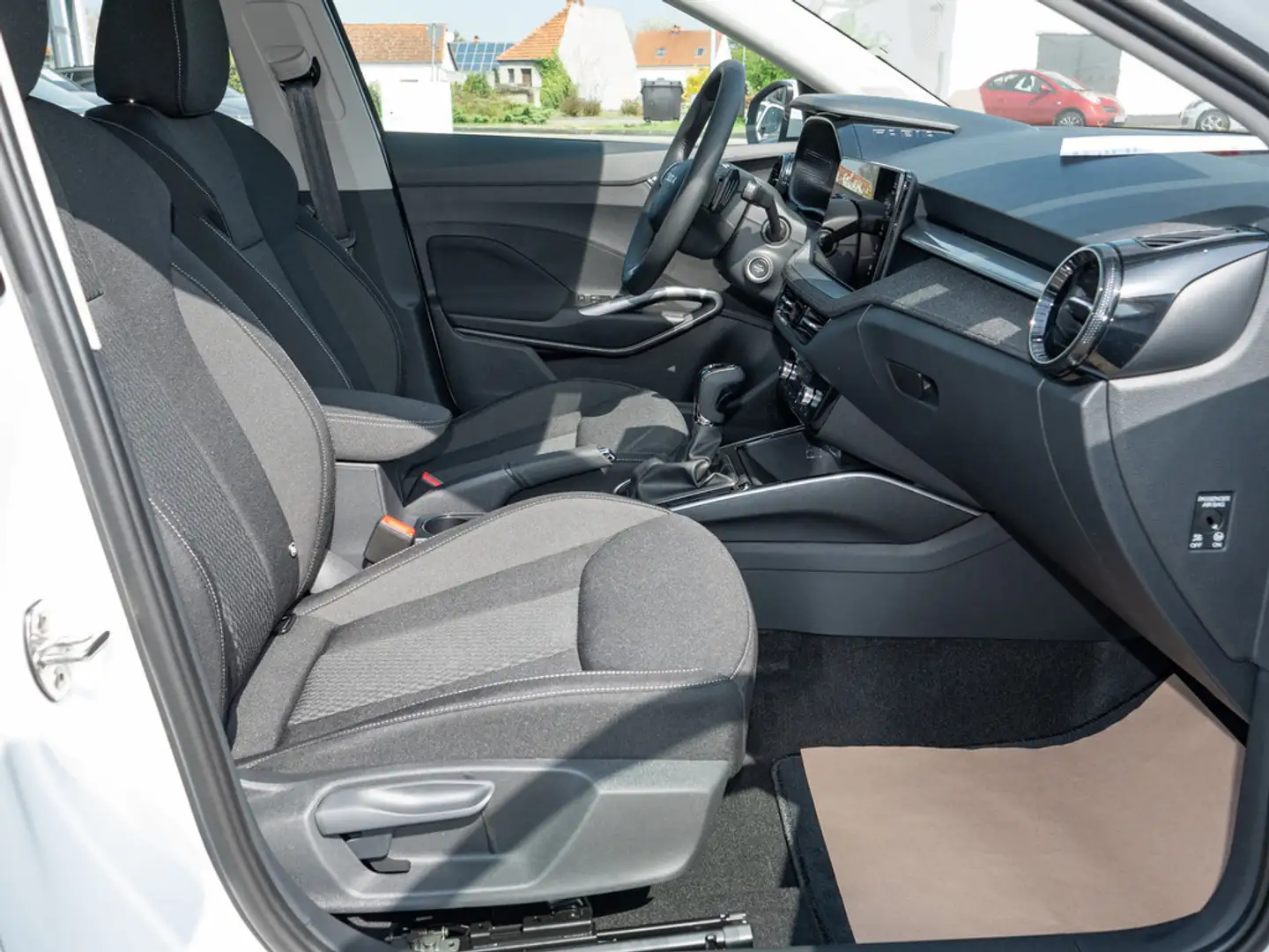 Skoda Fabia 1.0 TSI Selection PDC SHZ NAVI LED Weiß - 2