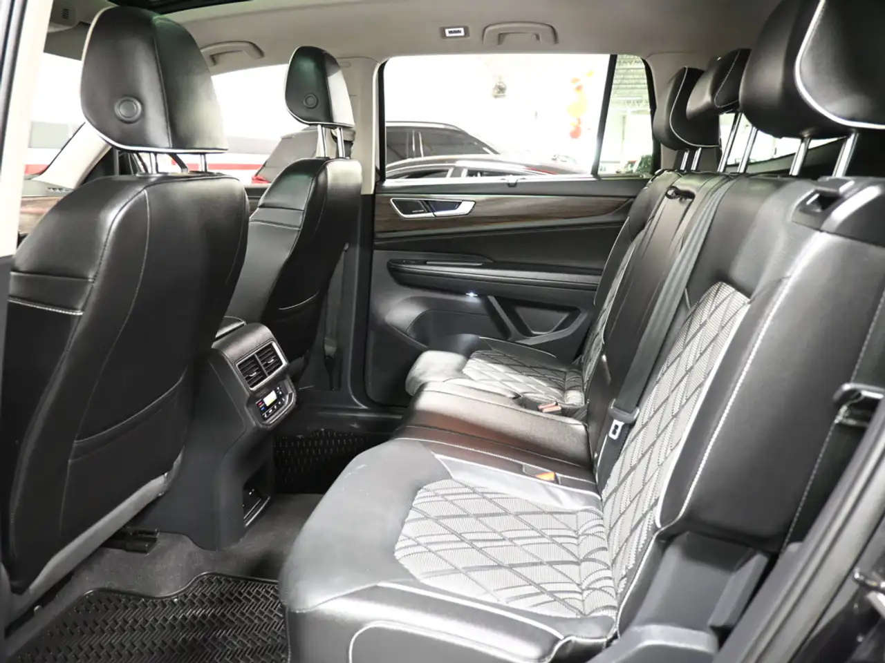 Volkswagen Atlas снимка Volkswagen Atlas