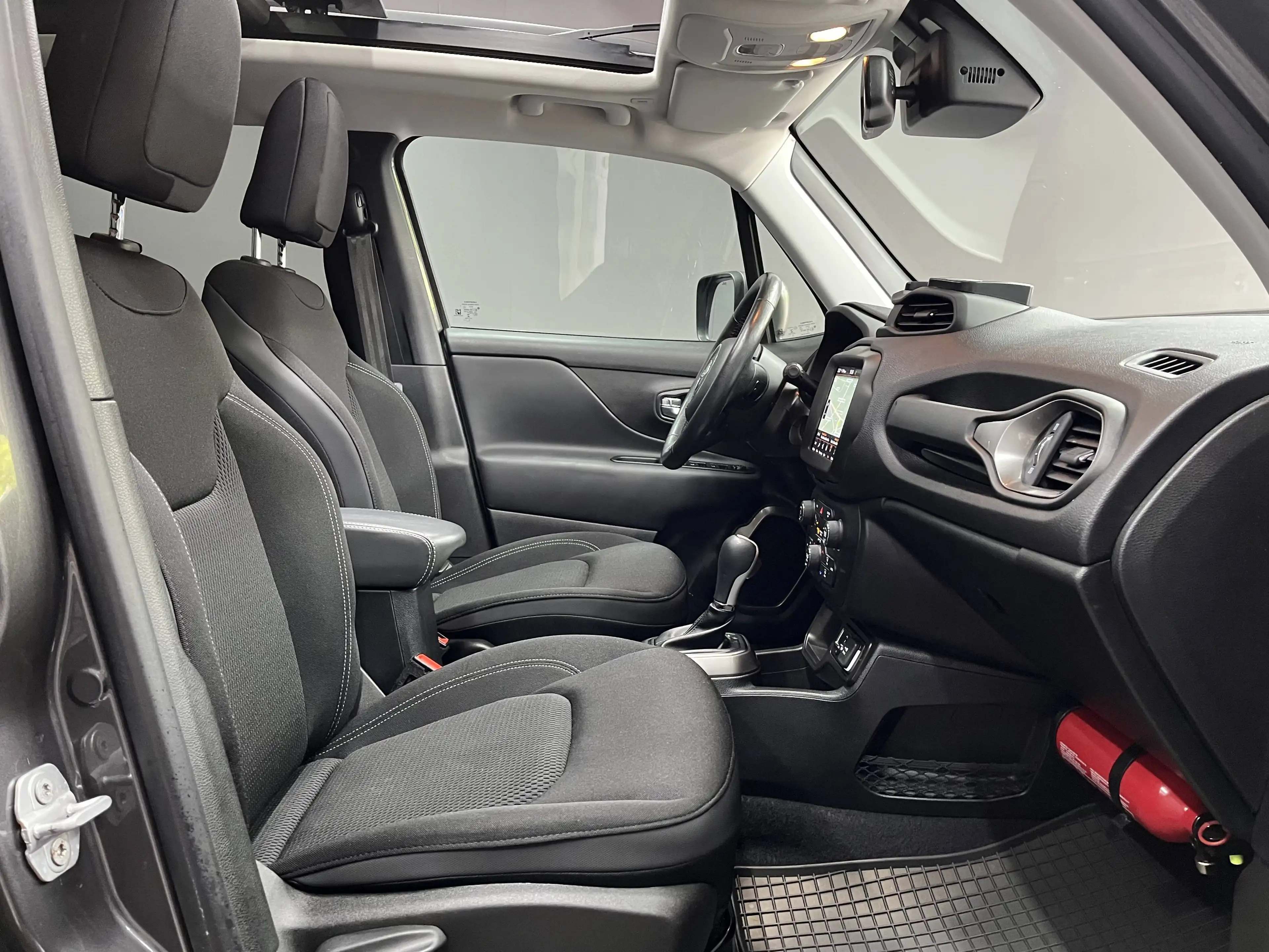 Jeep Renegade Limited FWD, PANO, ACC, R-KAMERA, LED — photo 10