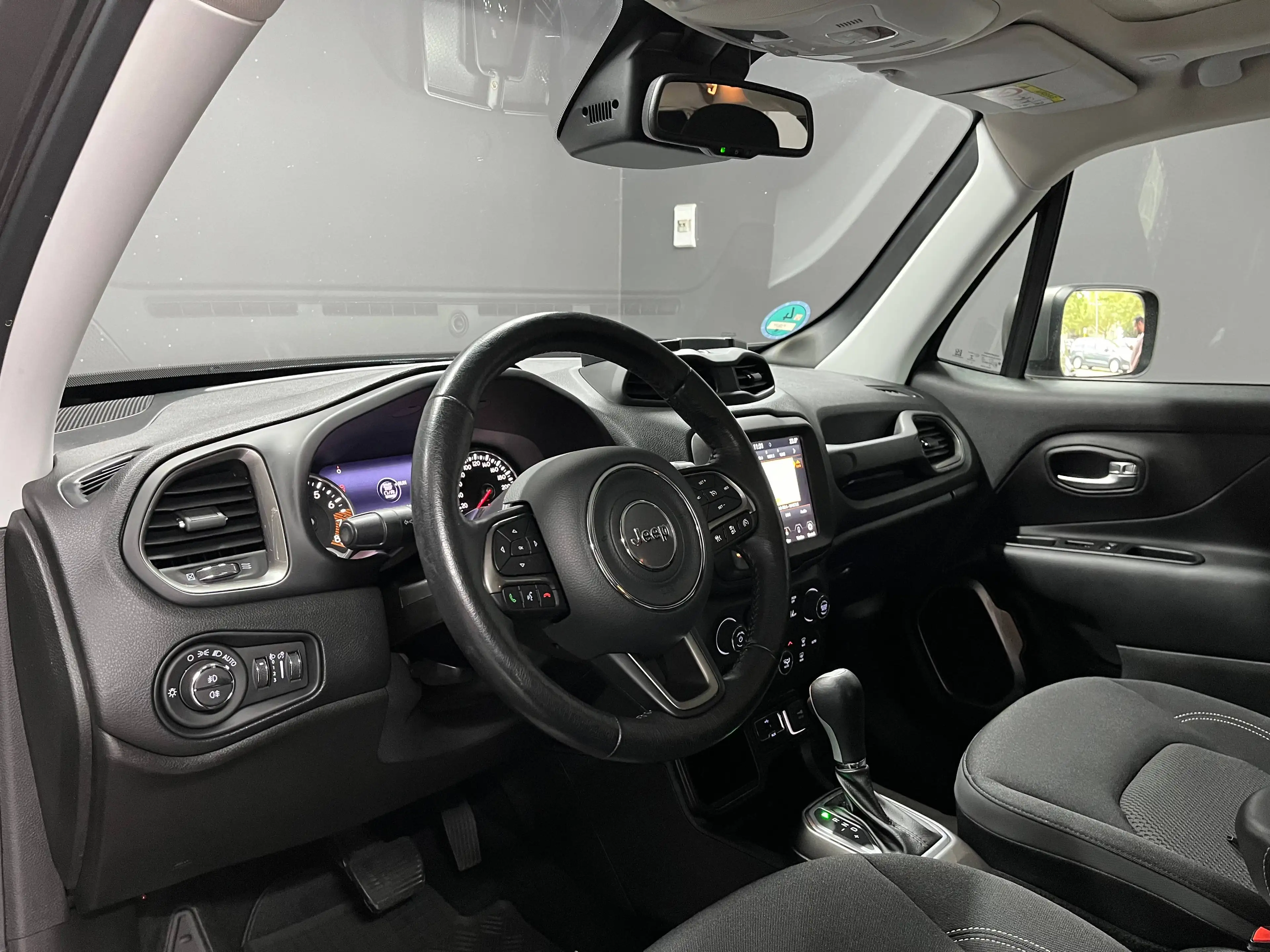 Jeep Renegade Limited FWD, PANO, ACC, R-KAMERA, LED — photo 8
