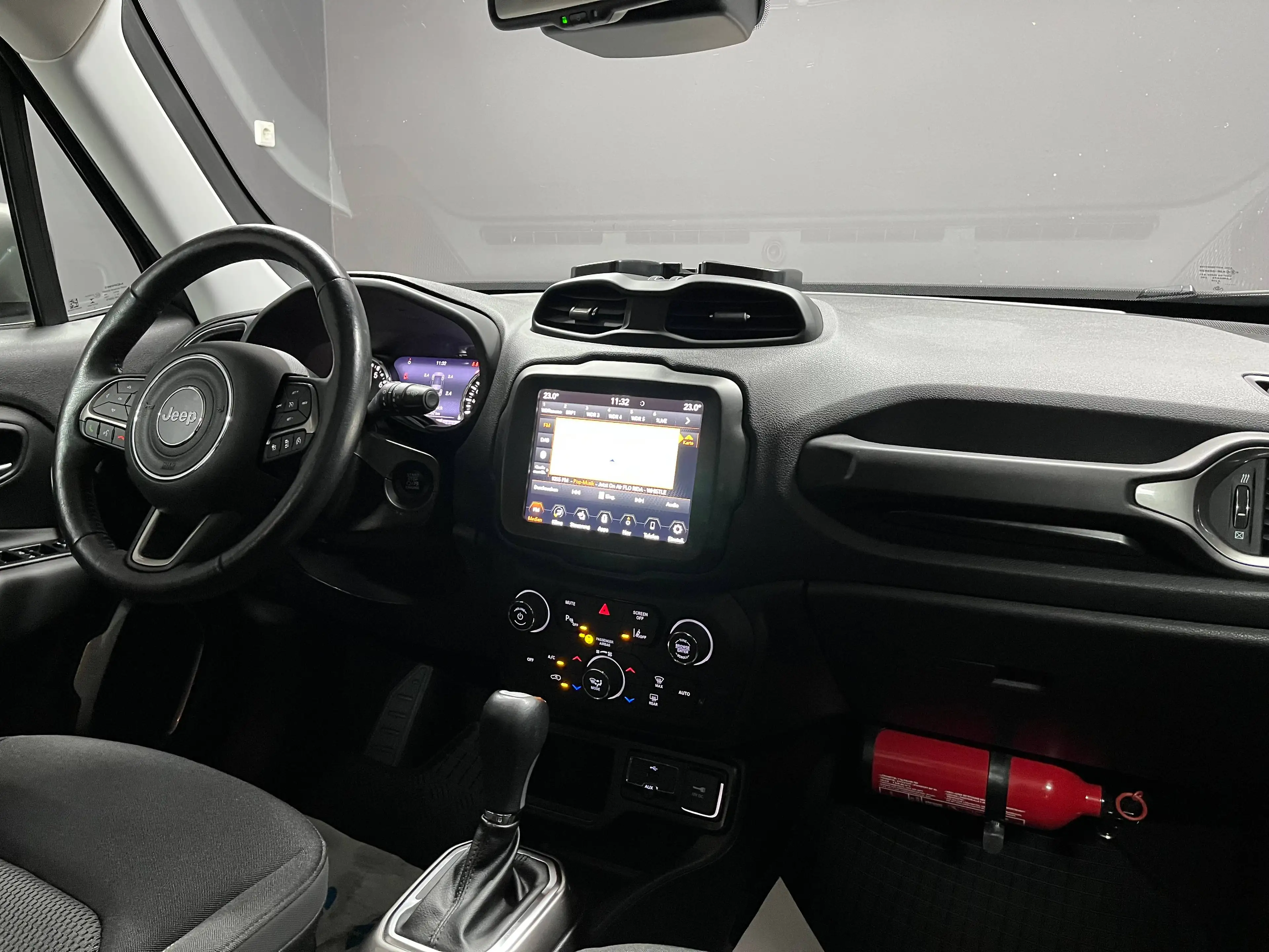 Jeep Renegade Limited FWD, PANO, ACC, R-KAMERA, LED — photo 11
