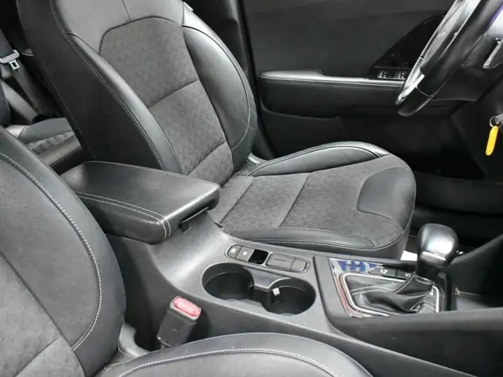 Kia Niro 1.6 HEV Drive 2022, foto 35