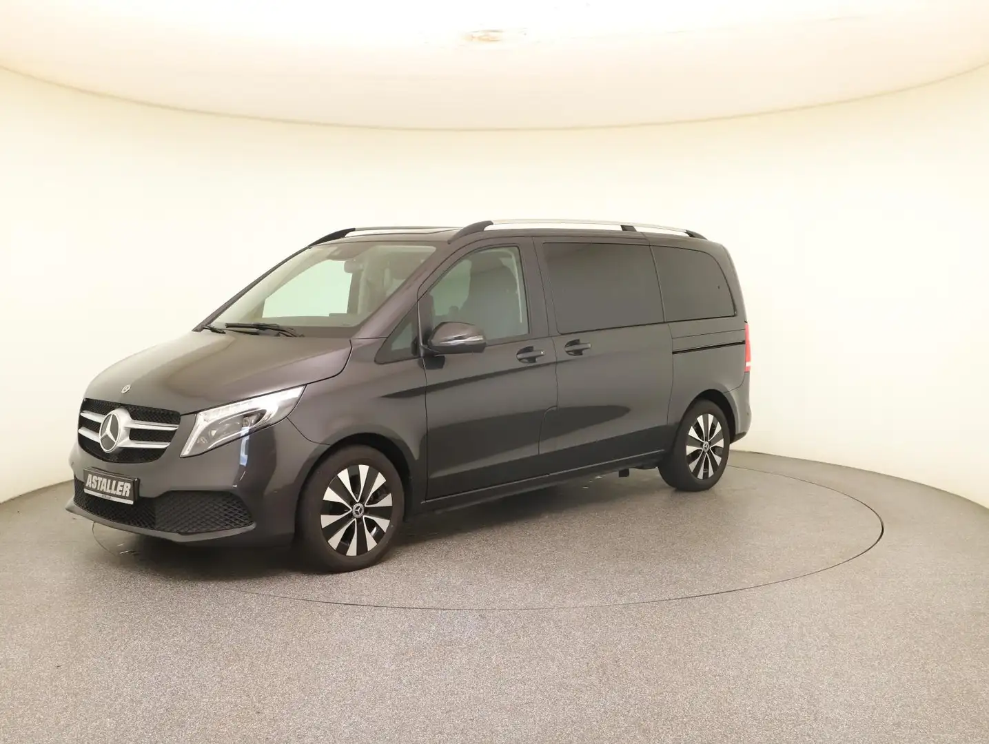 Mercedes-Benz V 250 d Edition Kompakt L1 Sport-Pak+LED+Nav+KAM Grijs - 2