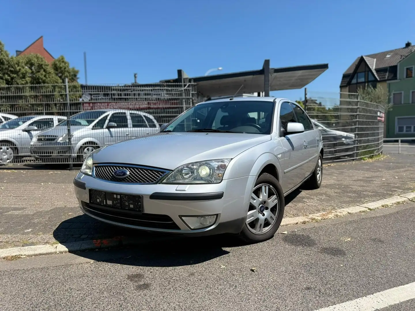 Ford Mondeo *1.Hand*Unfall&Rostfrei*TÜVServiceNEU*KlimaAuto Silber - 1