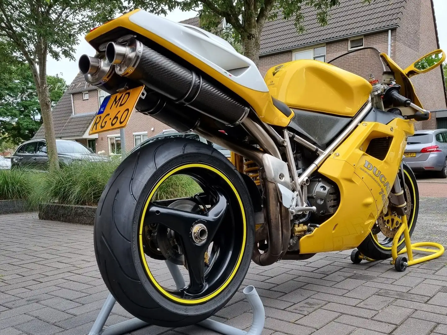 Ducati 748 sp Yellow - 1