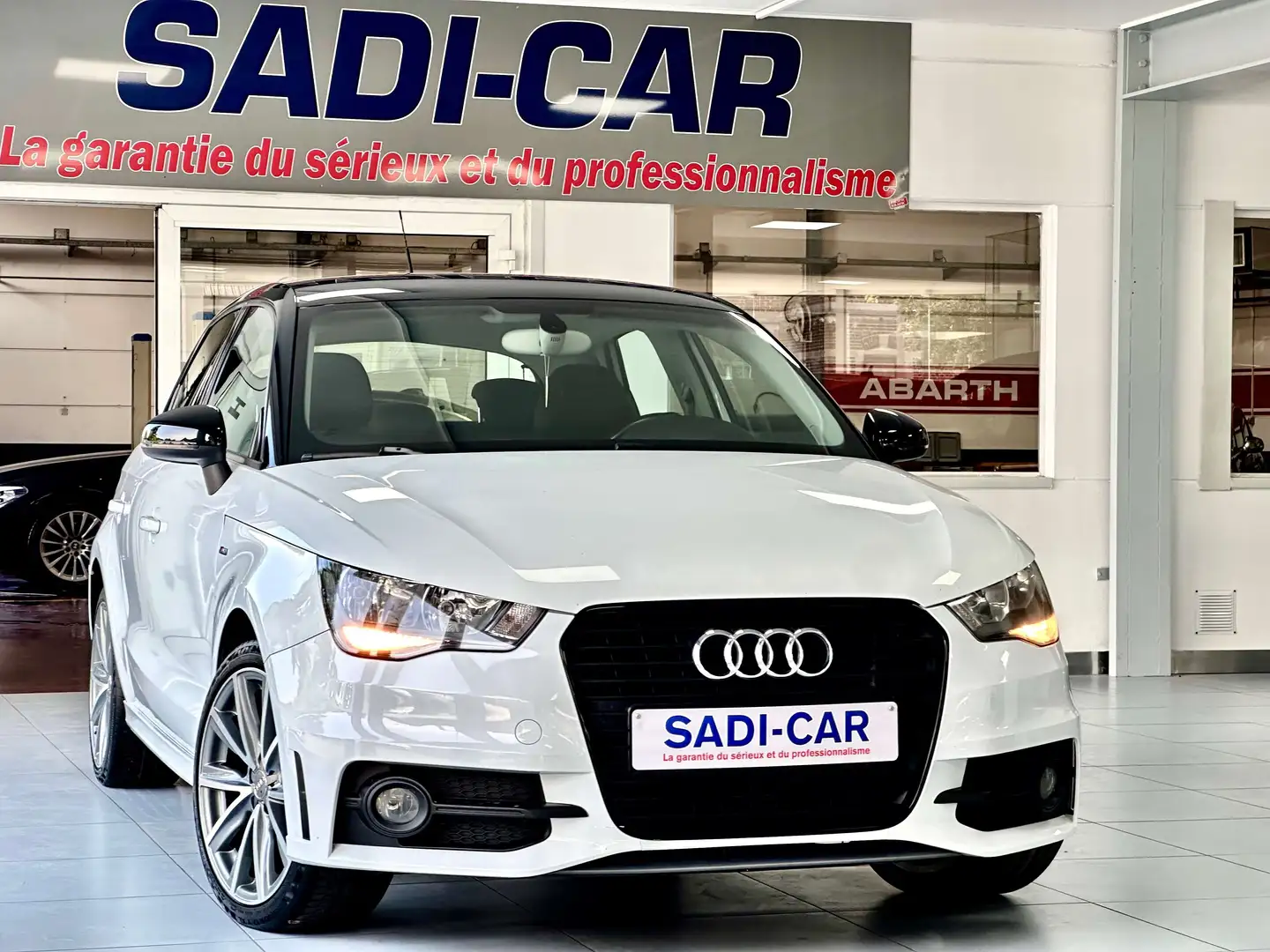 Audi A1 Sportback 1.6 TDi 90cv Ambition S LINE Weiß - 1