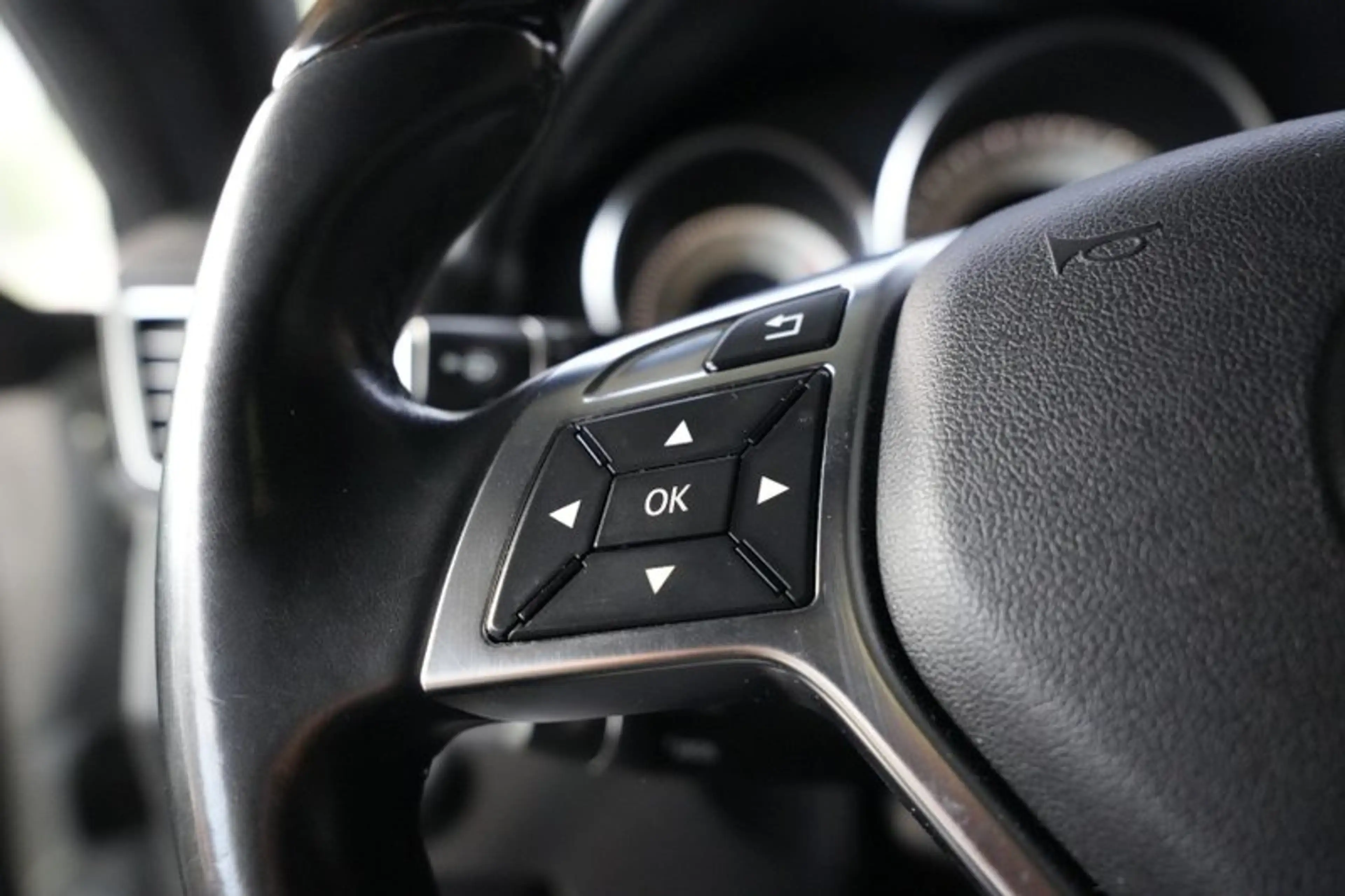 Mercedes-Benz E 400 E 400 AMG-LINE*PAN0RAMA*MEMORY*NAVI* — photo 14