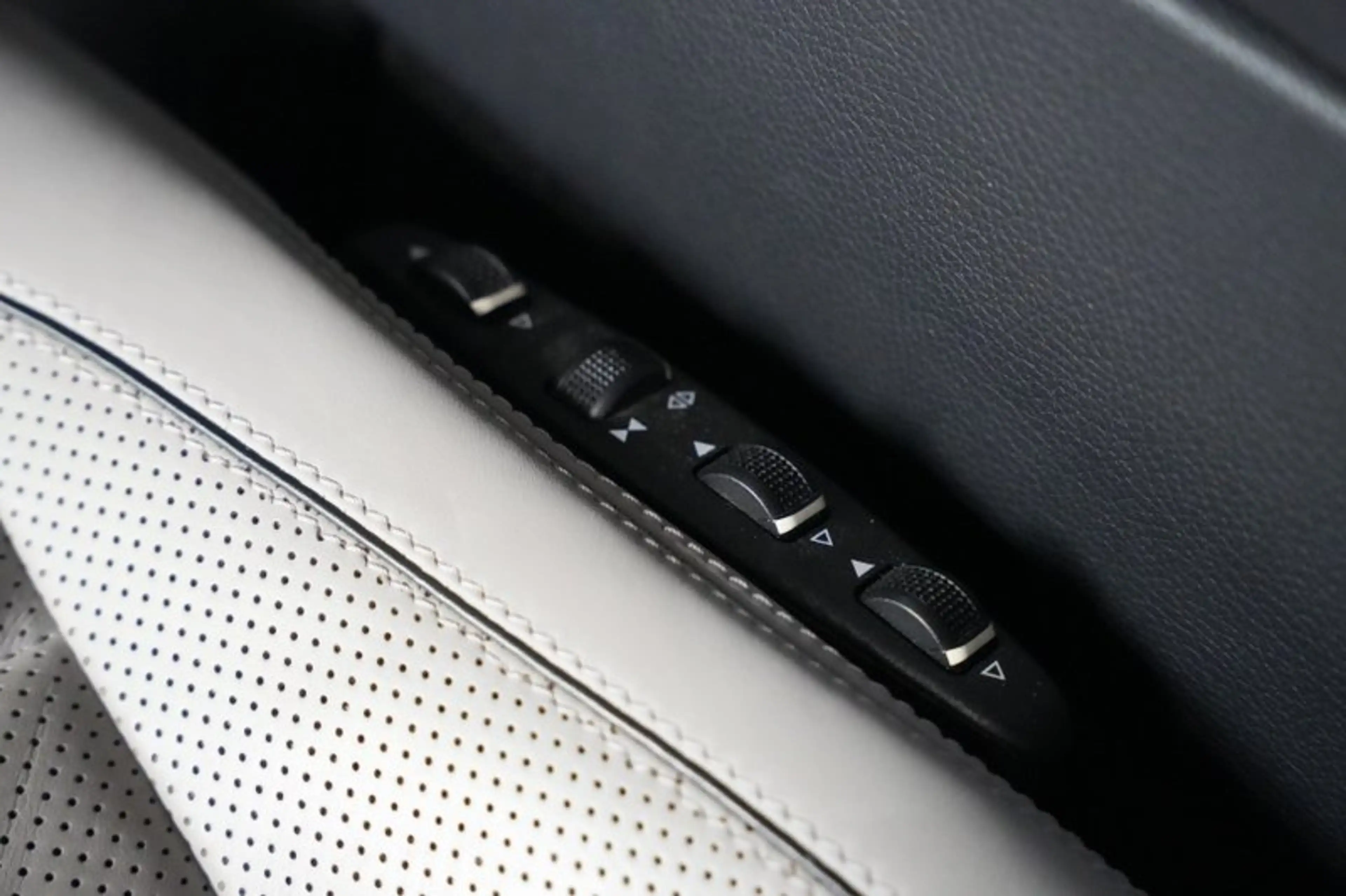 Mercedes-Benz E 400 E 400 AMG-LINE*PAN0RAMA*MEMORY*NAVI* — photo 11
