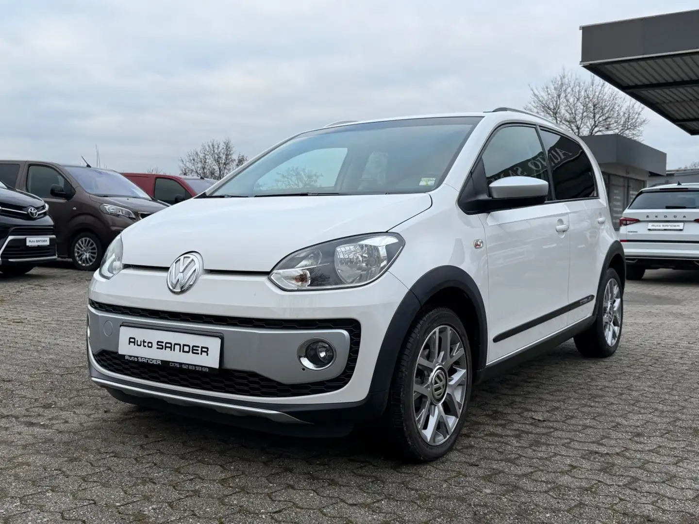 Volkswagen up! cross Navi/Sitzhng/PDC/Tempomat/28114km Weiß - 1