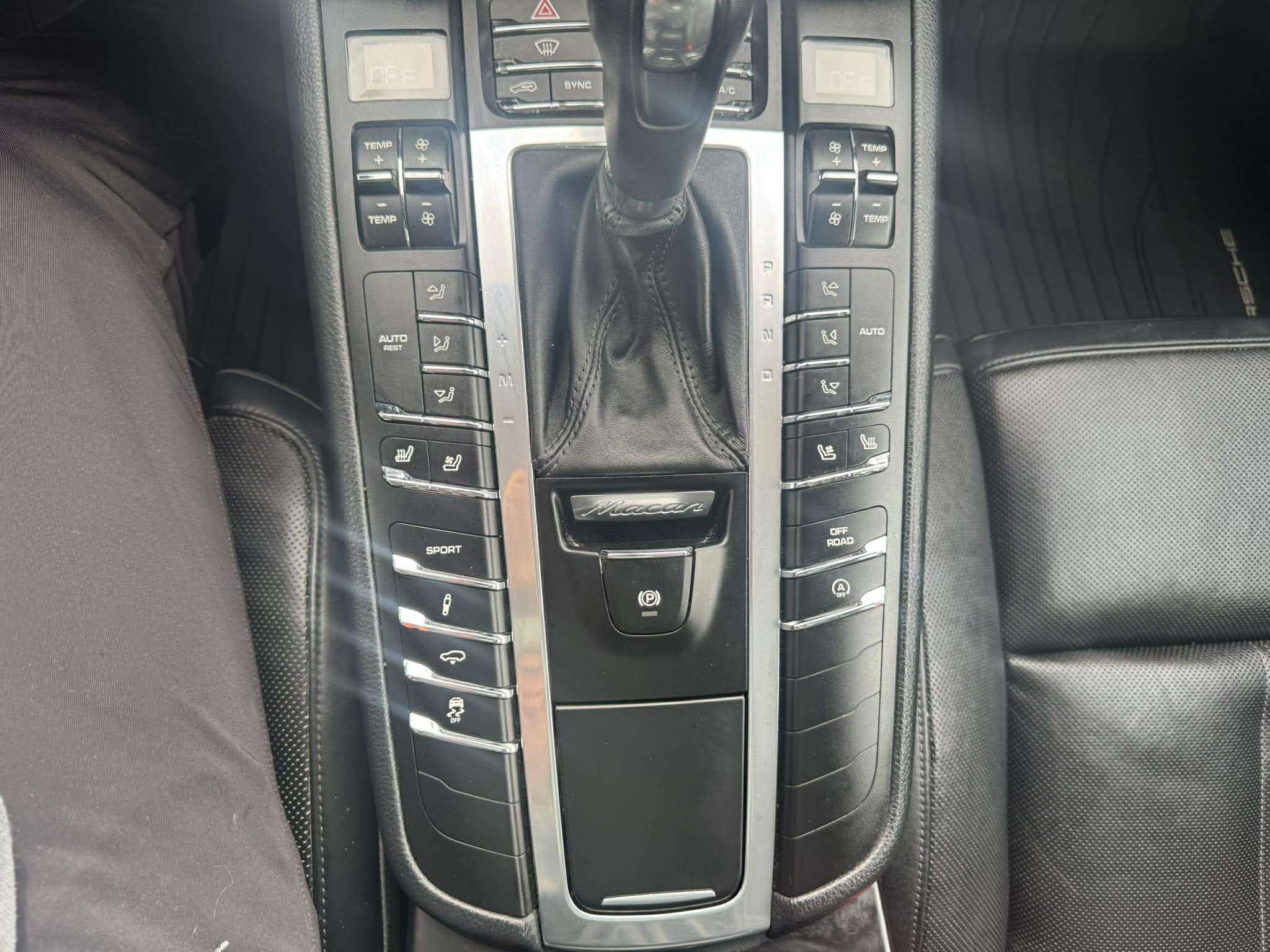 2016 Porsche Macan S thumb 15