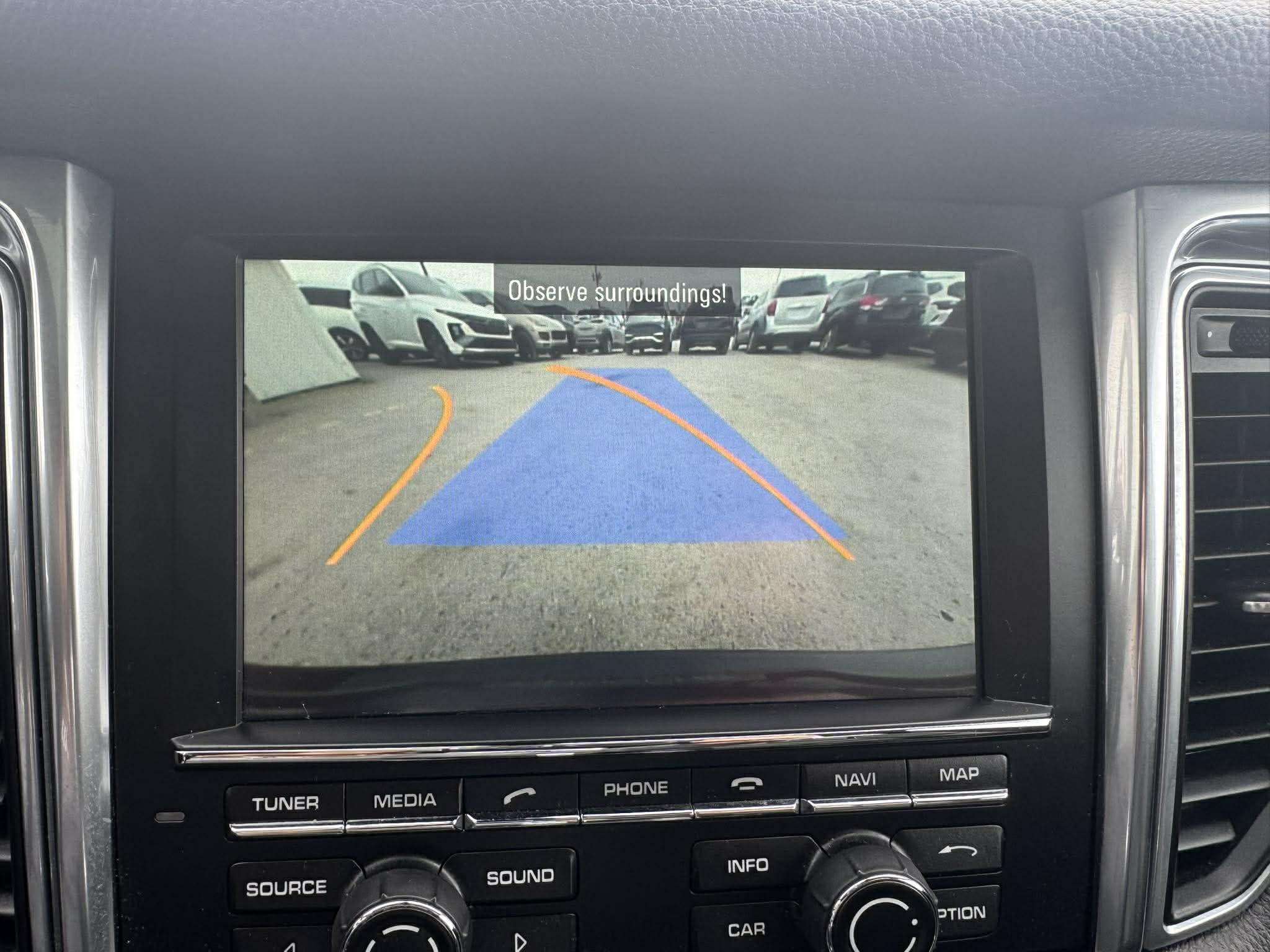 2016 Porsche Macan S thumb 14