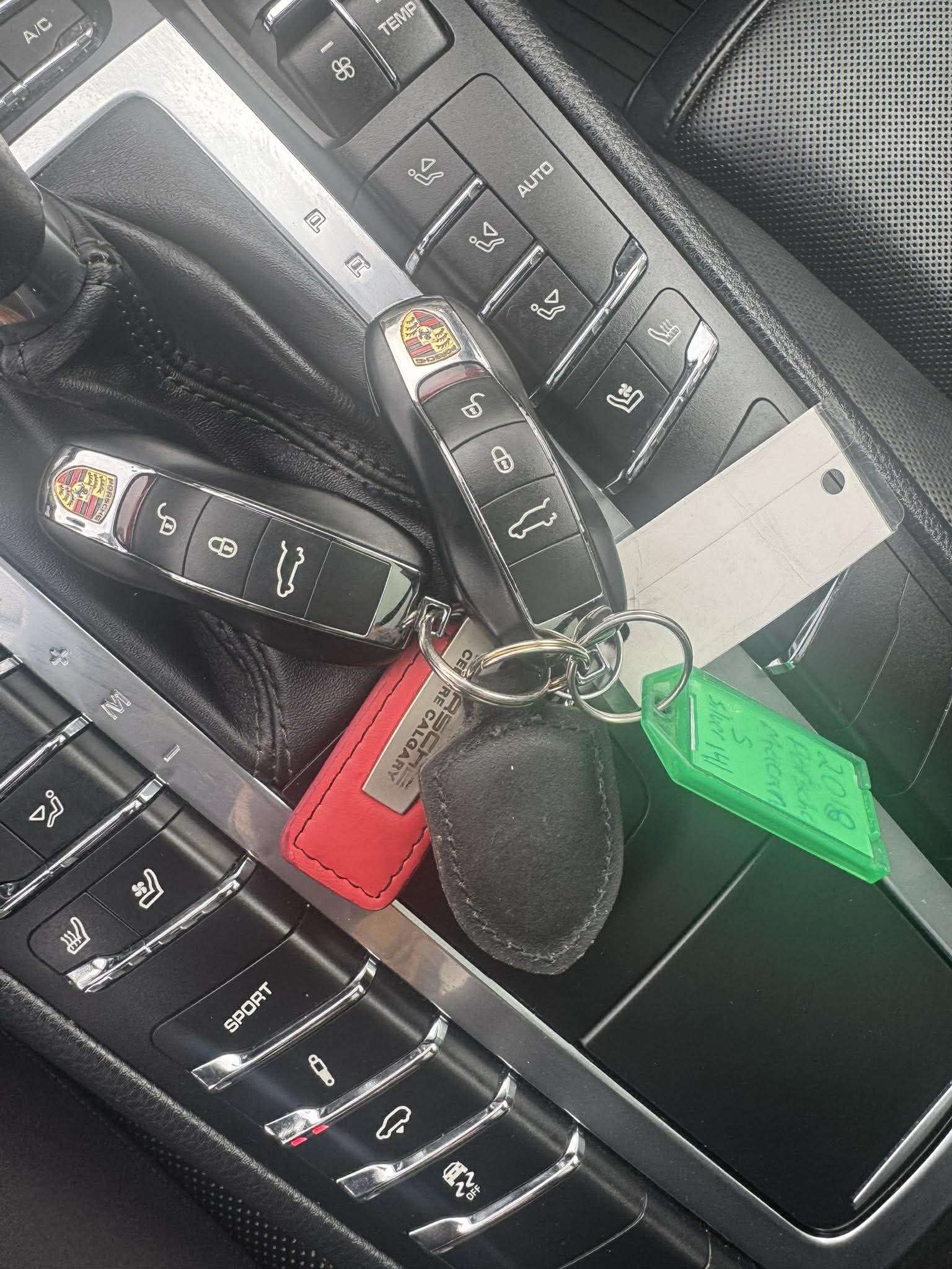 2016 Porsche Macan S thumb 22