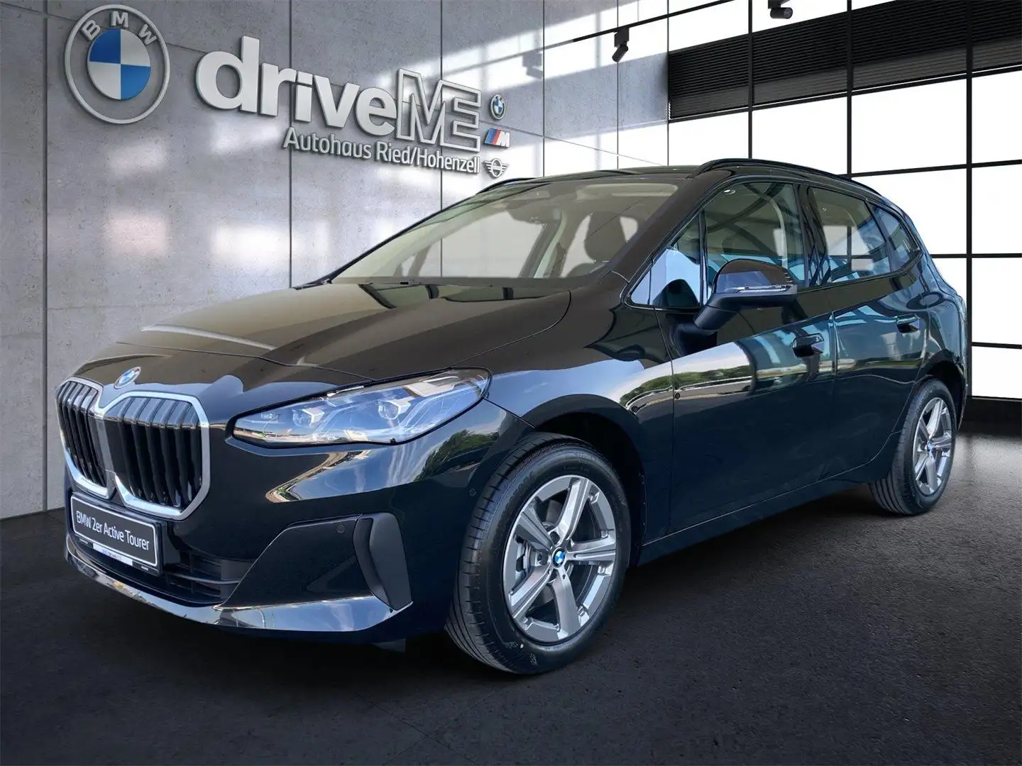 BMW 218 i Active Tourer Schwarz - 2