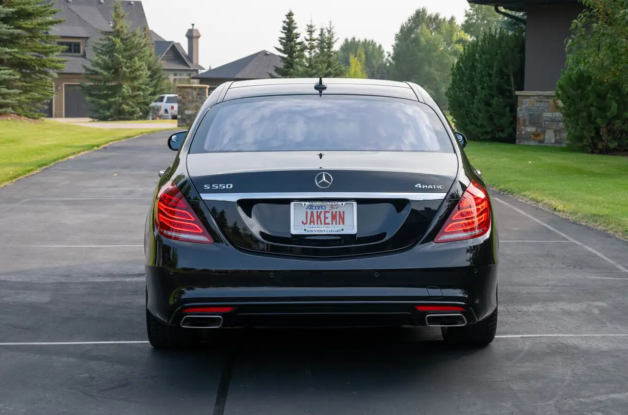 Mercedes-Benz S-Class снимка Mercedes-Benz S-Class