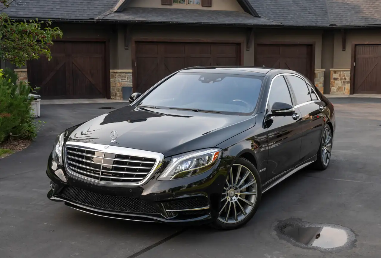Mercedes-Benz S-Class снимка Mercedes-Benz S-Class