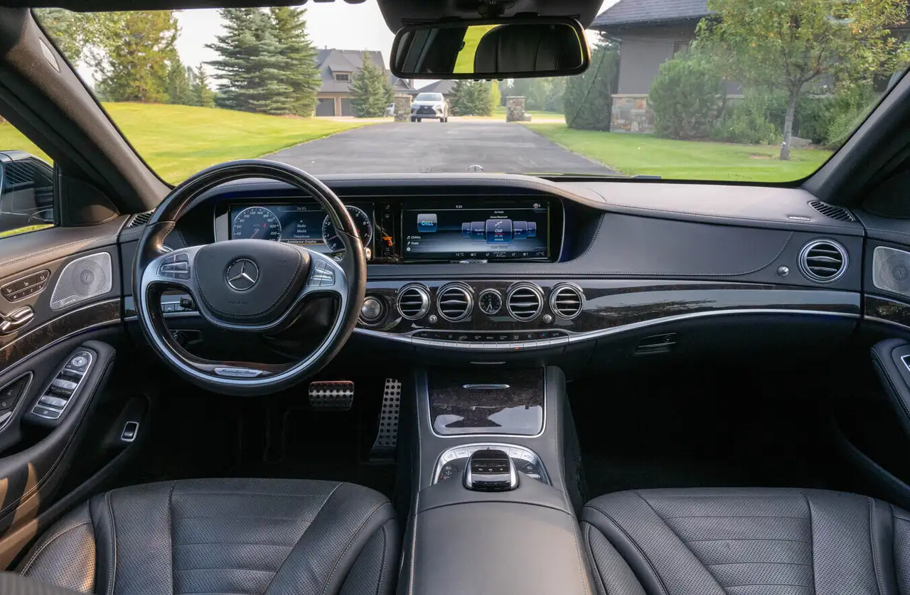 Mercedes-Benz S-Class снимка Mercedes-Benz S-Class
