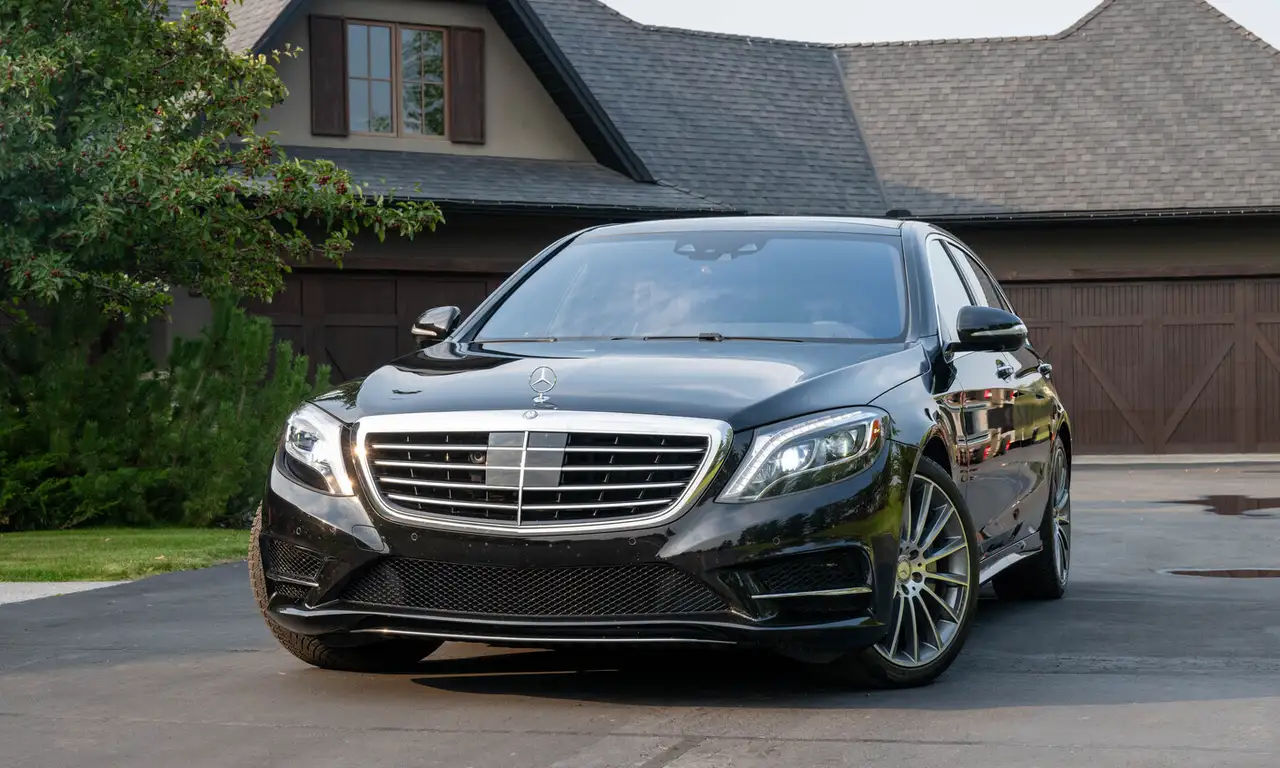 Mercedes-Benz S-Class снимка Mercedes-Benz S-Class